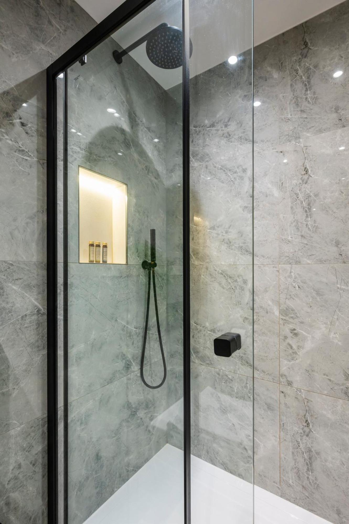 Arcore Premium Islington * London