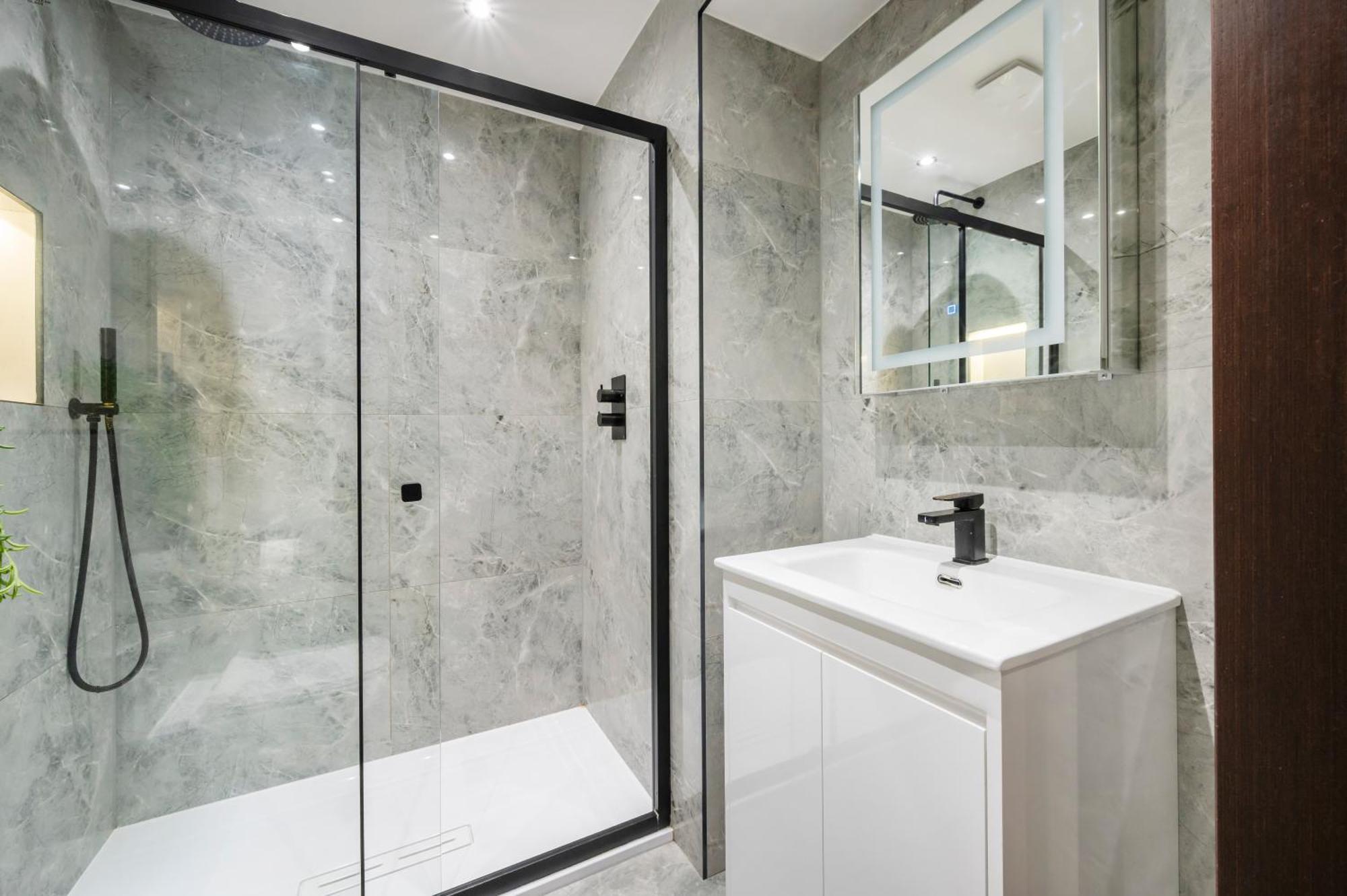 Arcore Premium Islington * London