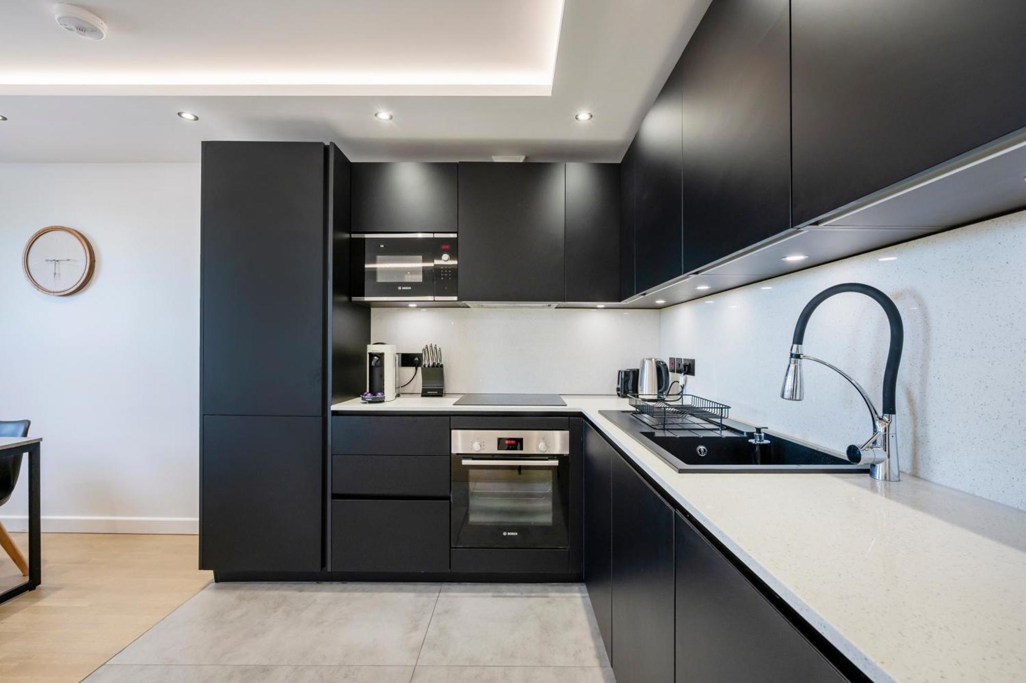Arcore Premium Islington Apartment