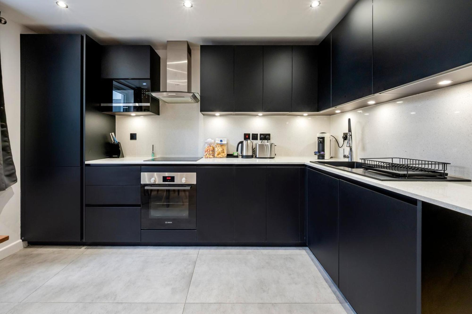 Arcore Premium Islington Apartment